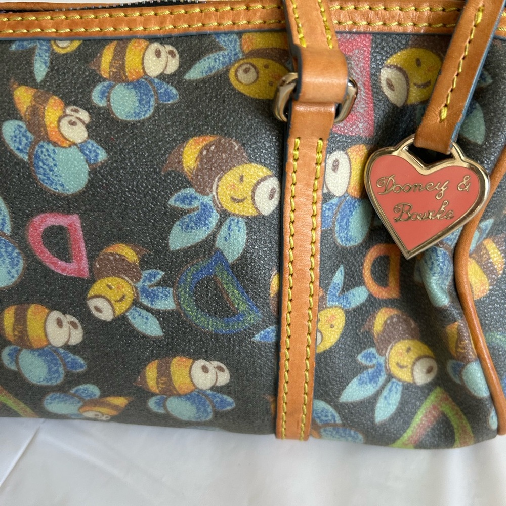 Vintage Dooney & Bourke Bee bag/purse